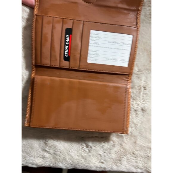 Dooney & Bourke Pebbled Leather Wallet W/ Coin Compartment & Card Slots - Picture 7 of 15